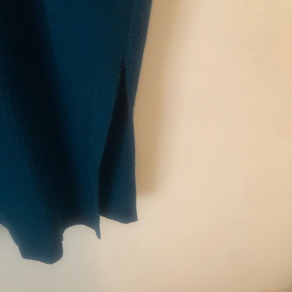 Worthington Teal Blue cap sleeves sweater. - Picture 4 of 5